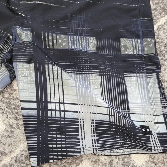 Oakley board shorts - Picture 4 of 8